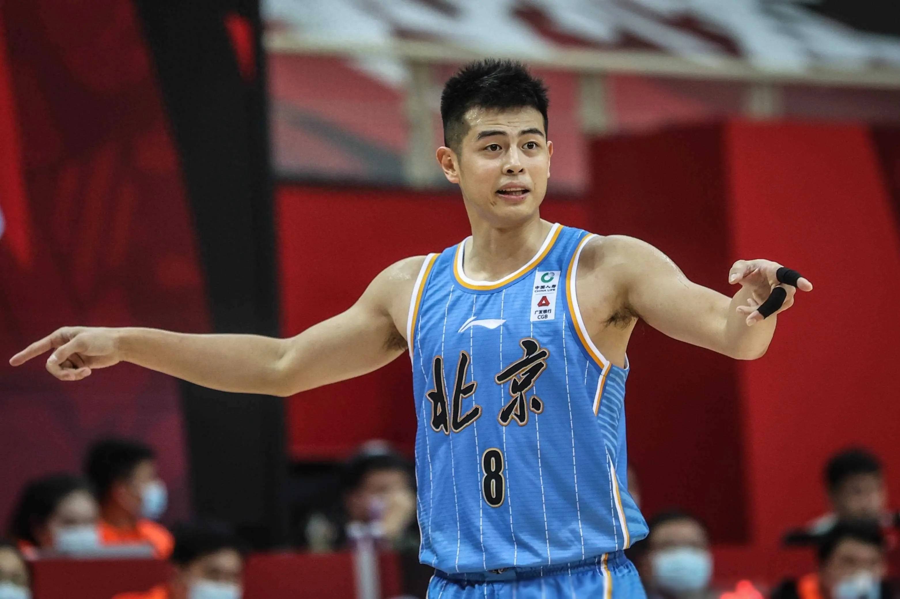 今晨广厦男篮调整名单以备NBA总决赛；防线松动环节打磨；态度坚定；球队文化再被提及的简单介绍