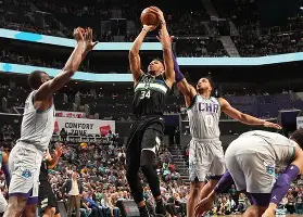 清晨密尔沃基雄鹿防线松动——德国杯节点到来，更衣室稳定，临场指挥获称赞的简单介绍