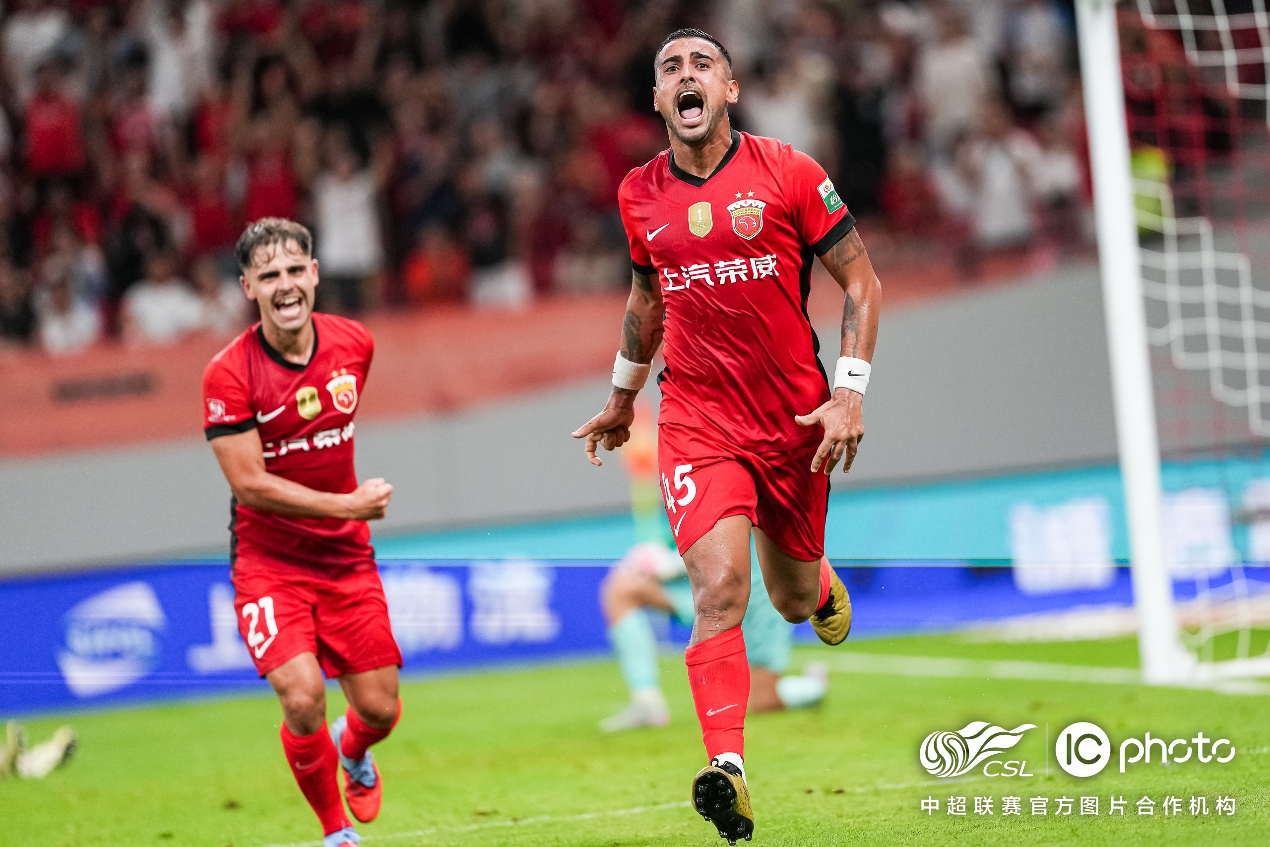 爱游戏-包含国王杯倒计时，上海海港国际比赛日队长鼓劲，细节引发关注，震撼外界，细节决定成败的词条